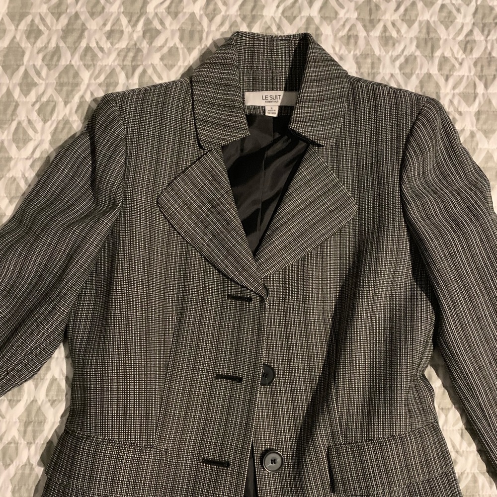 Le Suit NWT Black & White Suit Jacket